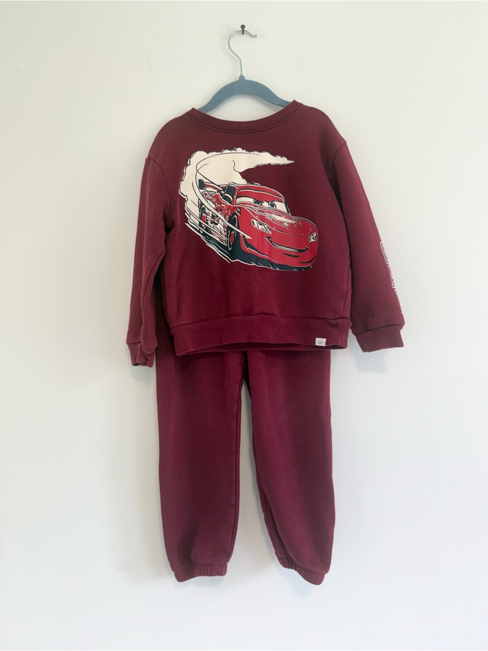 Gap Kids Disney Pixar Cars Lightning McQueen Sweatshirt & Joggers Set size 5